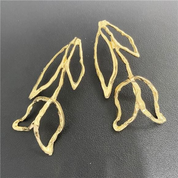 Flower Floral Stud Earrings – Elegant Petal Dangle Design, Lightweight & Trendy - Picture 4 of 7